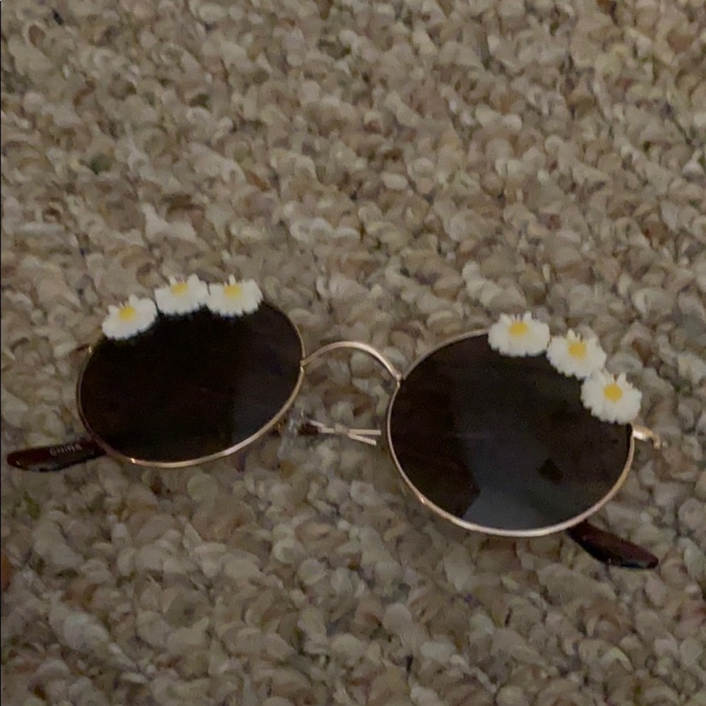 Sunglasses flower
